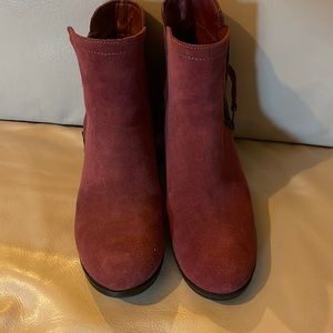Skechers plum/wine colored boots